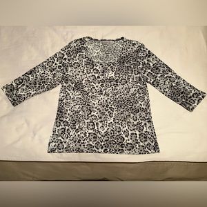 Women's Chico's Easy Wear Size 3 Black Gray Leopard Print Top, Original Owner